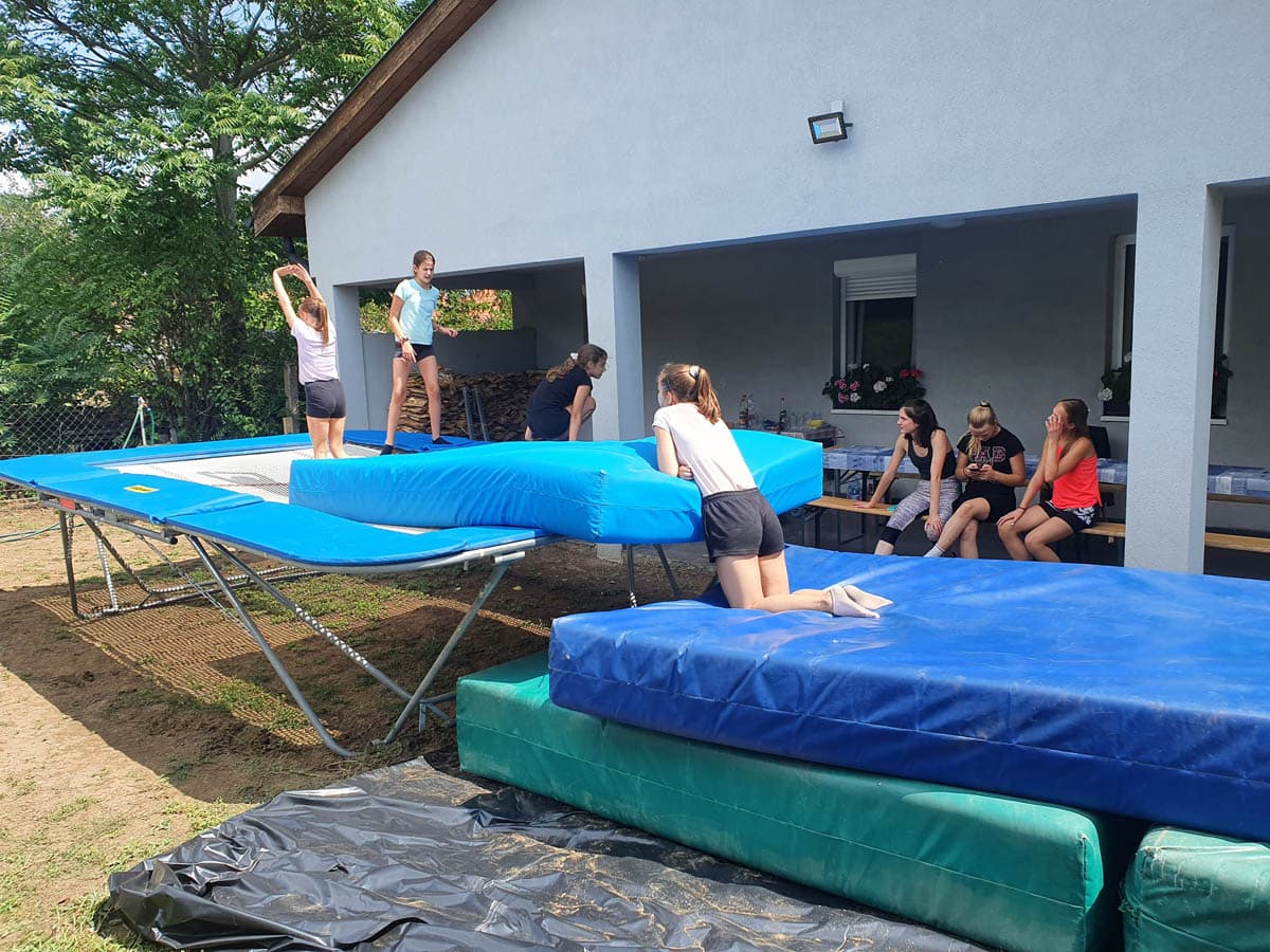 Gumiasztal tábor