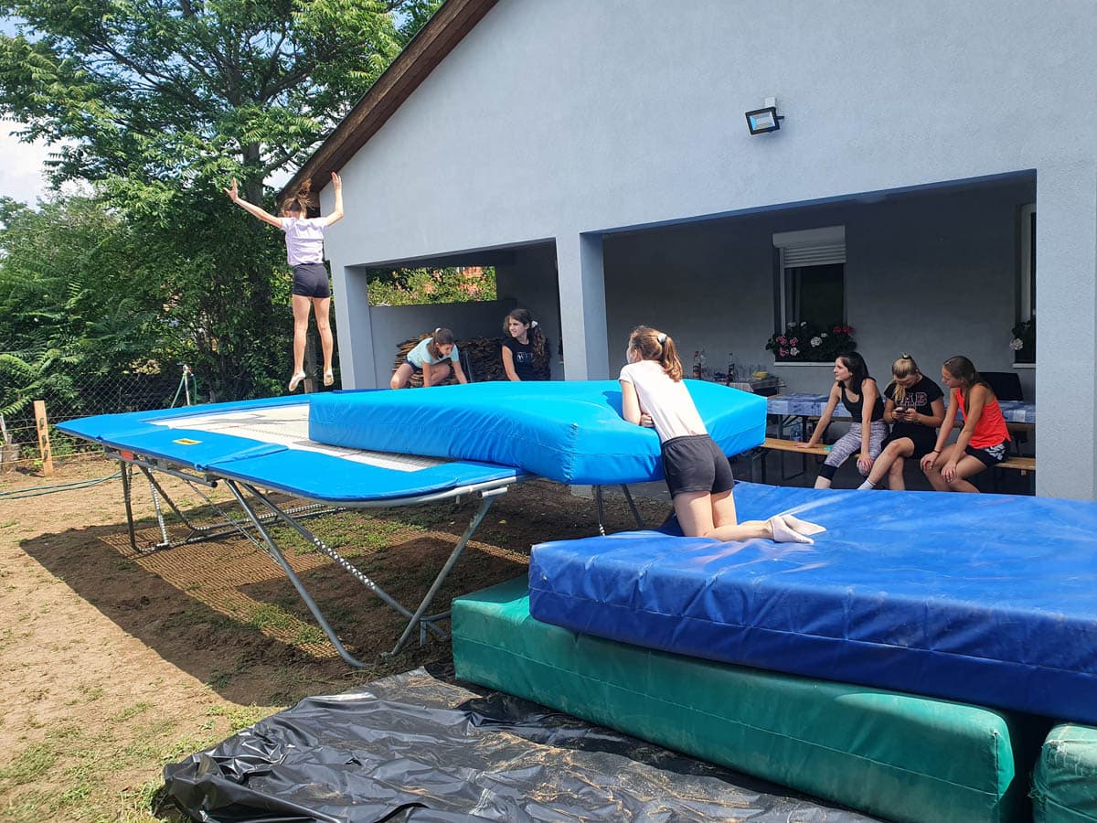 Gumiasztal tábor