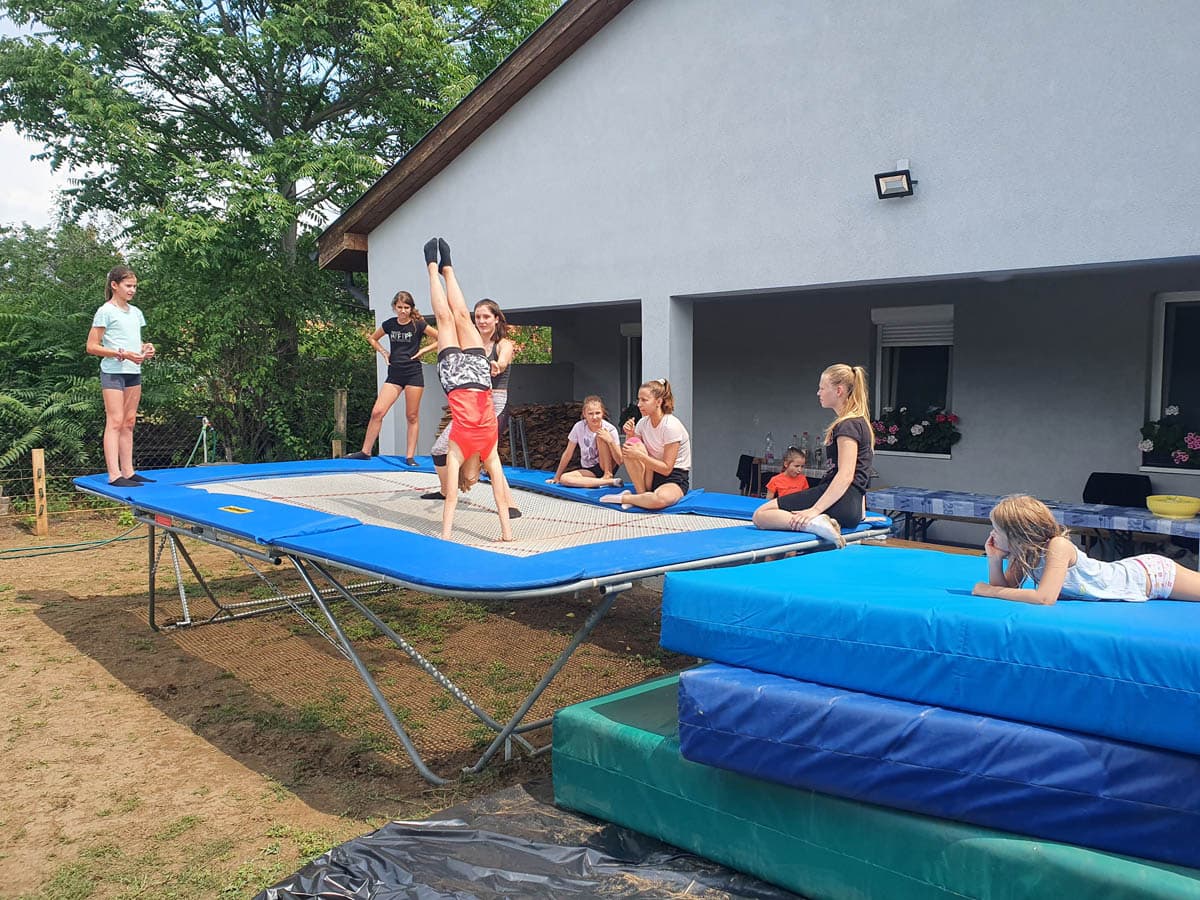 Gumiasztal tábor