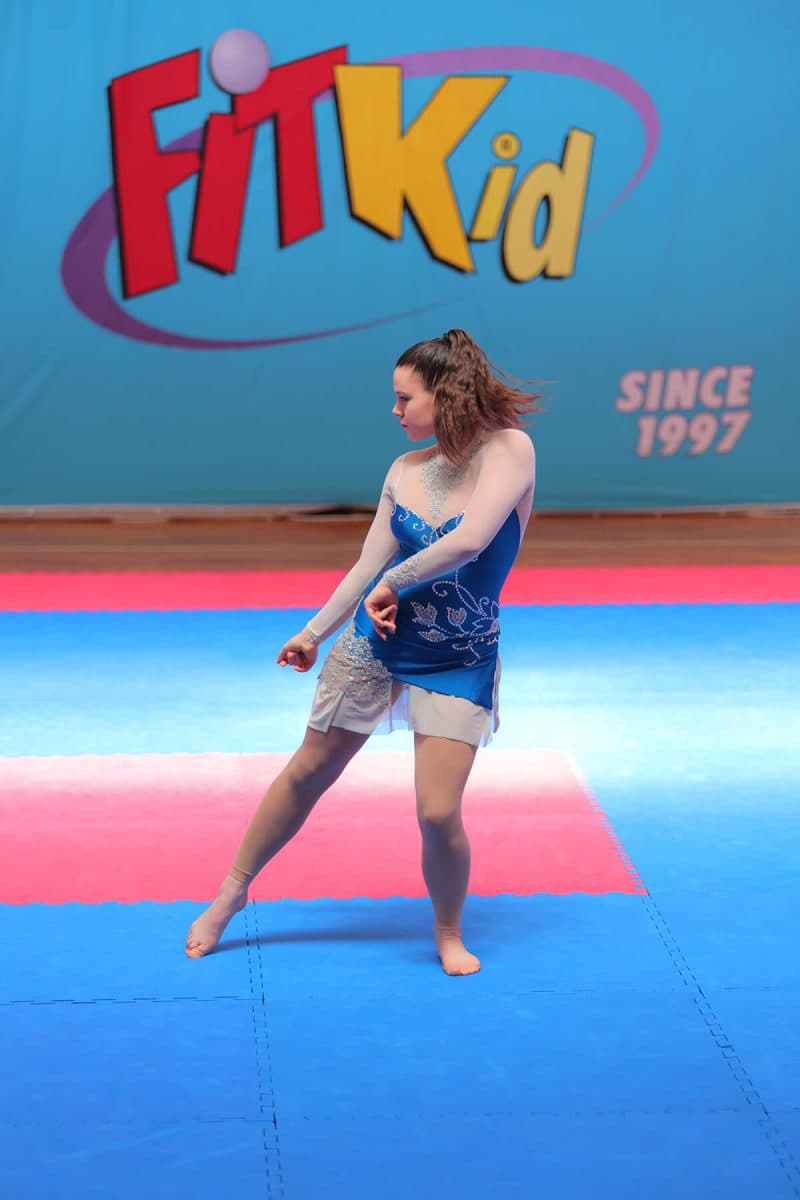 Gyönyörű gyakorlat a Fit Kid Diákolimpia selejtező versenyén